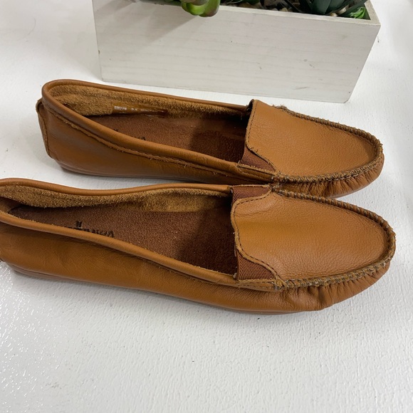 Minnetonka Women's Tan Leather Loafers - Picture 2 of 4